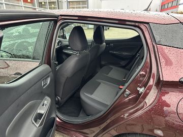 Car image 13