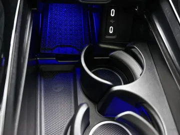 Car image 38