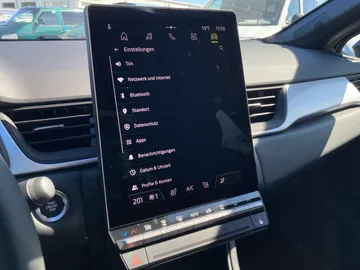 Car image 24