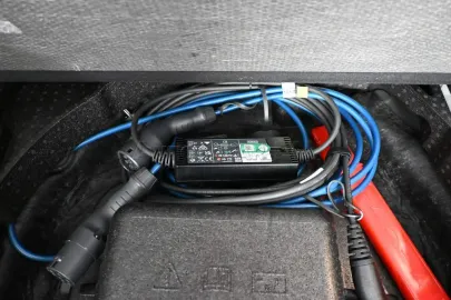 Car image 37