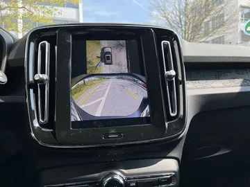 Car image 25