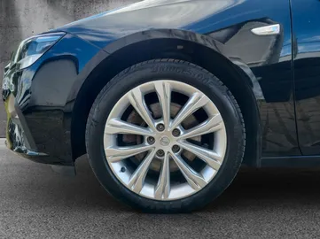 Car image 31