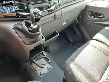 Car image 27