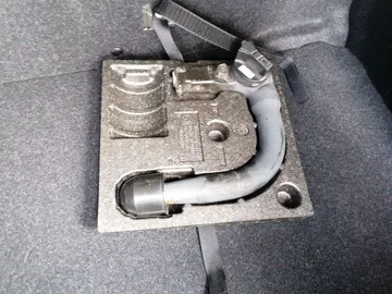 Car image 22