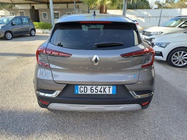 Renault Captur E-Tech Plug-in Hybrid 116 kW image number 4