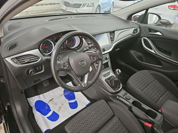 Car image 13