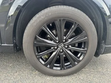 Car image 27