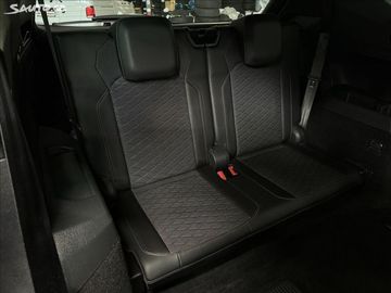 Car image 41