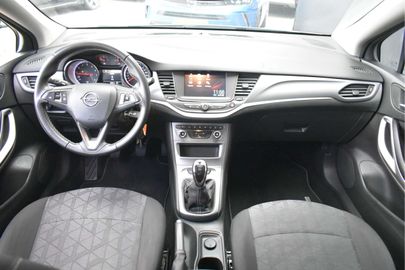 Car image 11