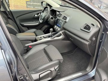 Car image 36