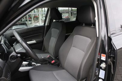 Car image 13