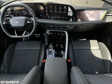 Car image 40