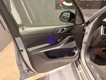 Car image 39