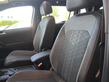 Car image 35