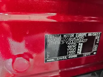 Car image 24