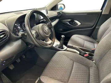 Car image 5