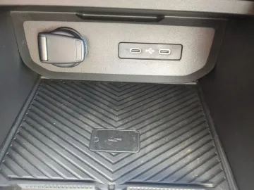 Car image 31