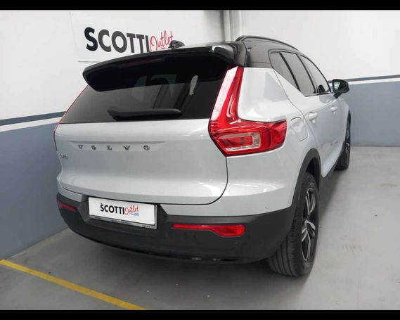 Volvo XC40 T3 Geartronic 120 kW image number 3