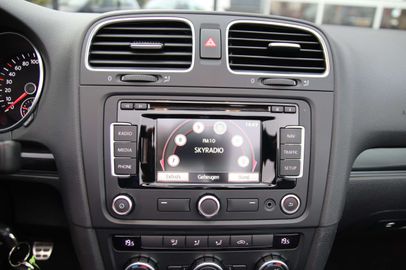 Car image 28