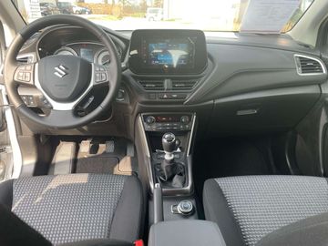 Car image 11