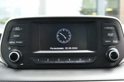 Car image 24