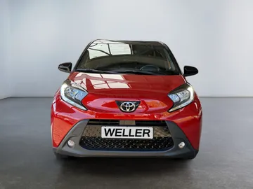 Car image 3