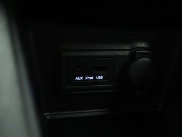 Car image 32