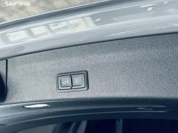 Car image 49