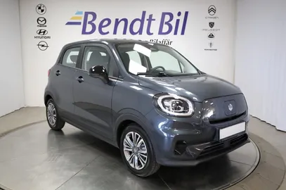 Car image 2