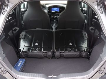 Car image 37