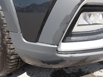 Car image 26