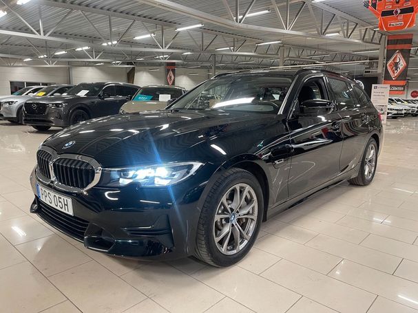 BMW 330e Touring Sport Line 216 kW image number 1