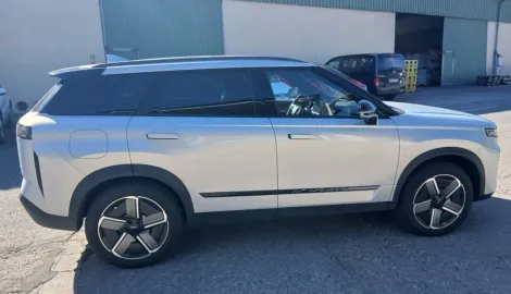 Car image 5