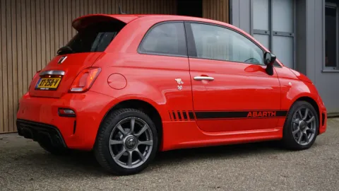 Car image 5