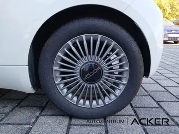Car image 22