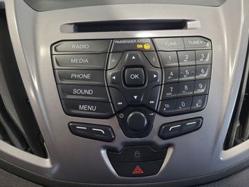 Car image 18