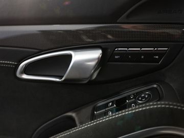 Car image 36