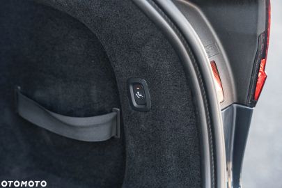 Car image 40