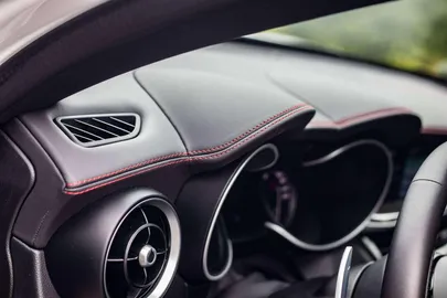 Car image 35
