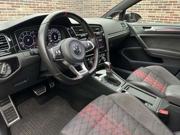 Car image 37