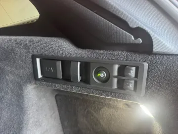 Car image 48
