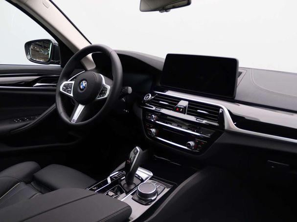 BMW 520d Luxury Line 140 kW image number 31