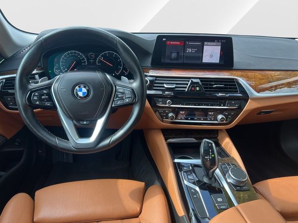 BMW 520d Touring Luxury Line 140 kW image number 9