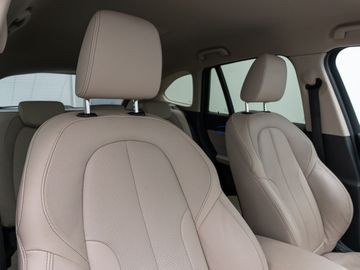 Car image 37