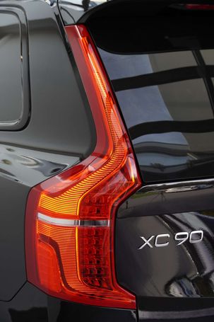 Volvo XC90 T8 Recharge AWD 335 kW image number 12