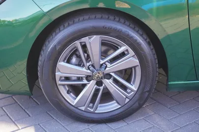 Car image 31