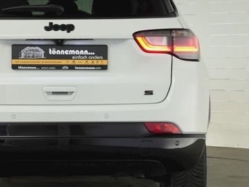 Car image 35