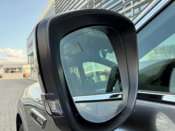 Car image 36