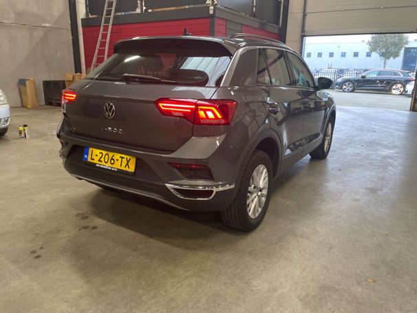 Volkswagen T-Roc 1.0 TSI T-Roc 81 kW image number 3