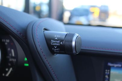 Car image 40